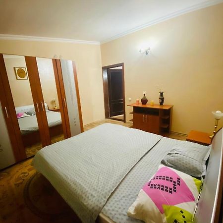 Central House Oradea Εξωτερικό φωτογραφία